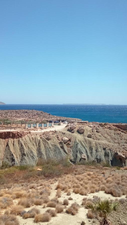 Isalo Villa Makrýgialos Dış mekan fotoğraf